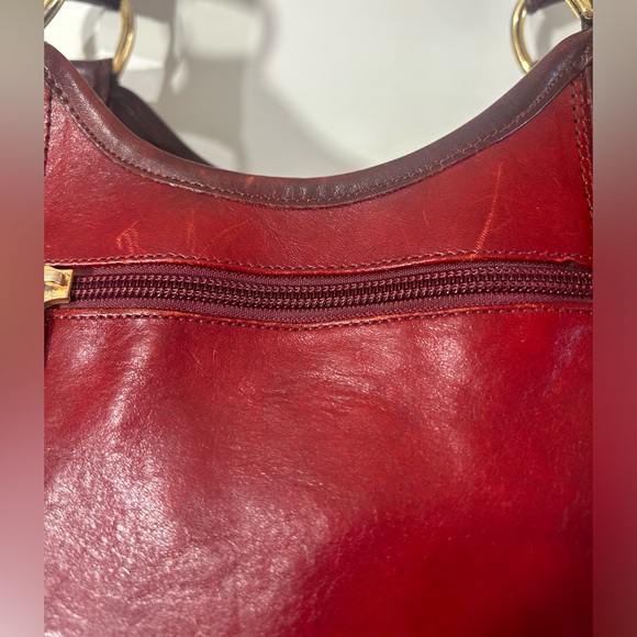 MARINO ORLANDI VINTAGE ITALIAN LEATHER SHOULDER BAG IN BURGUNDY SHADS - Picture 5 of 16